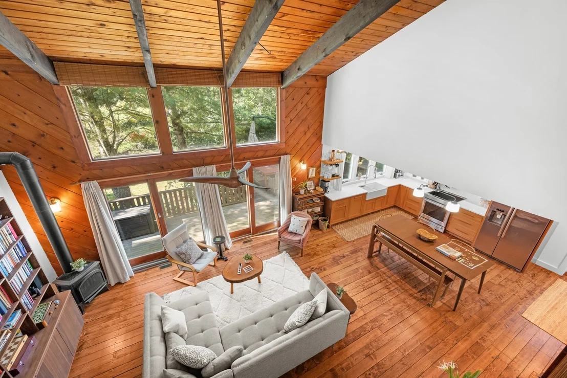 Photo of 136 N Pond Dr