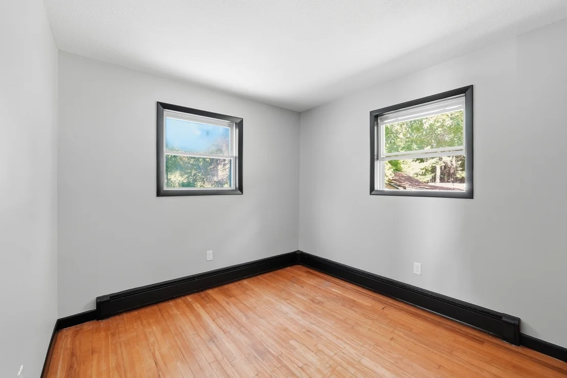 Photo of 42 Lakeview Dr
