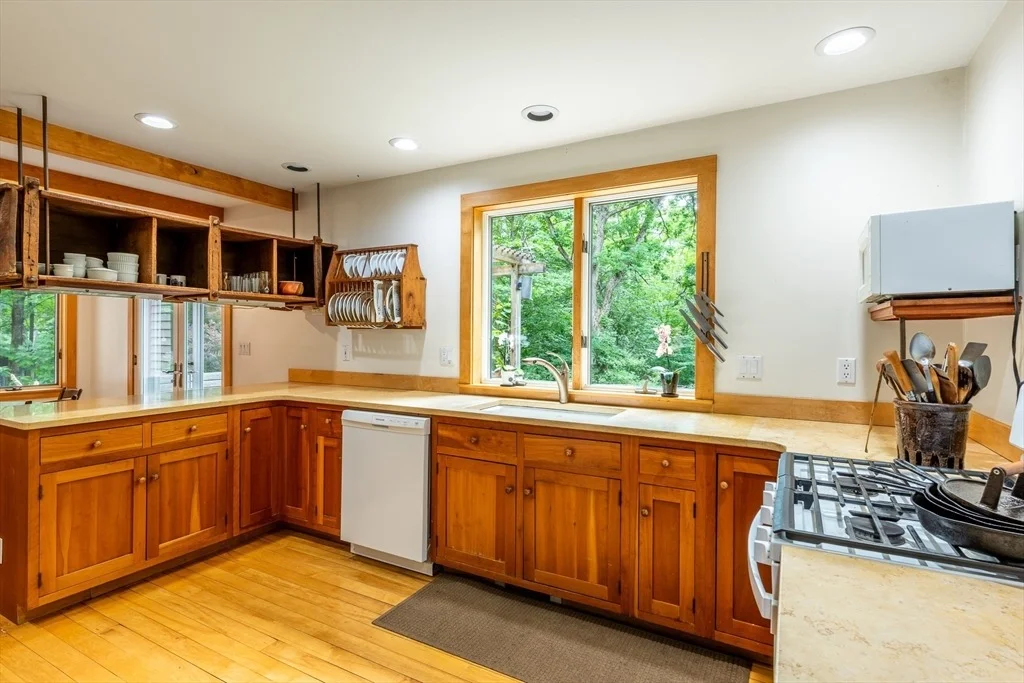 Photo of 71 Morgan Cir