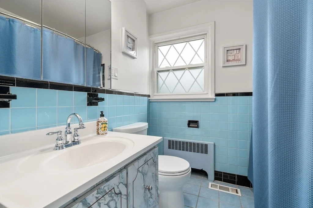 Photo of 32 Oak St