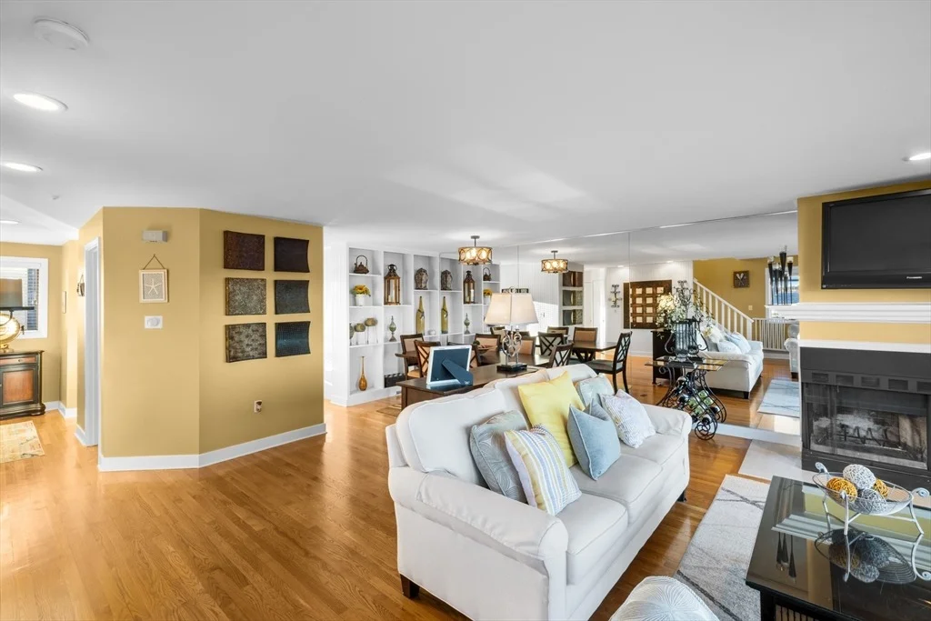 Photo of Unit 4413 at 700 Shore Dr