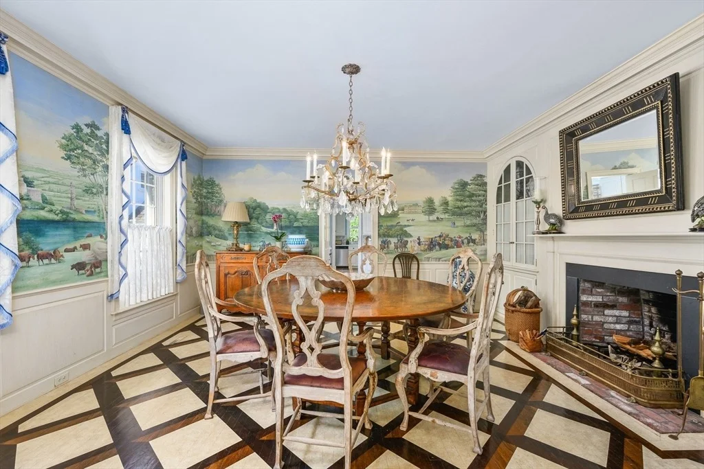 Photo of 245 North Bay Road