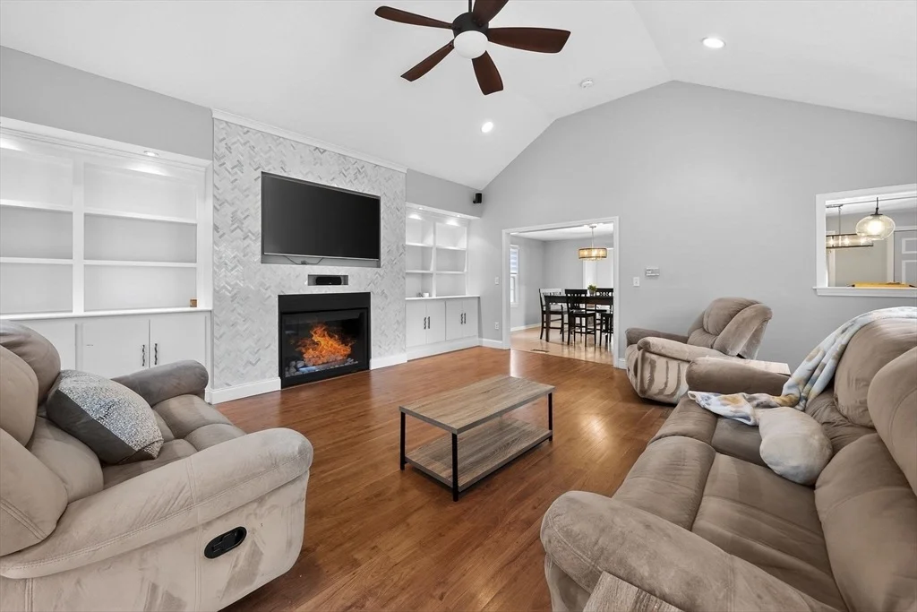 Photo of 35 Nelson Dr
