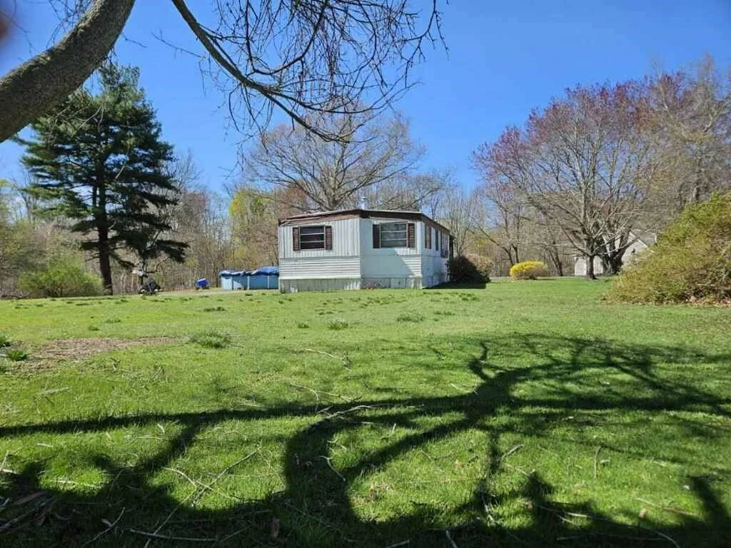 Photo of 399 Danforth St