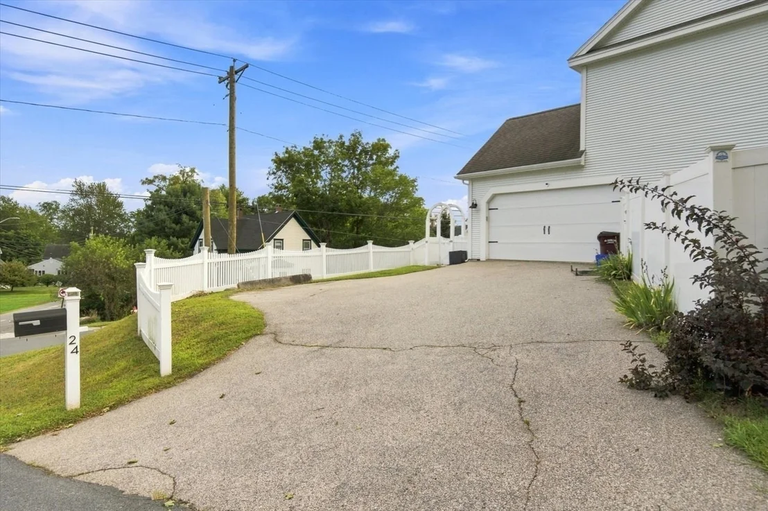 Photo of 24 Monroe St