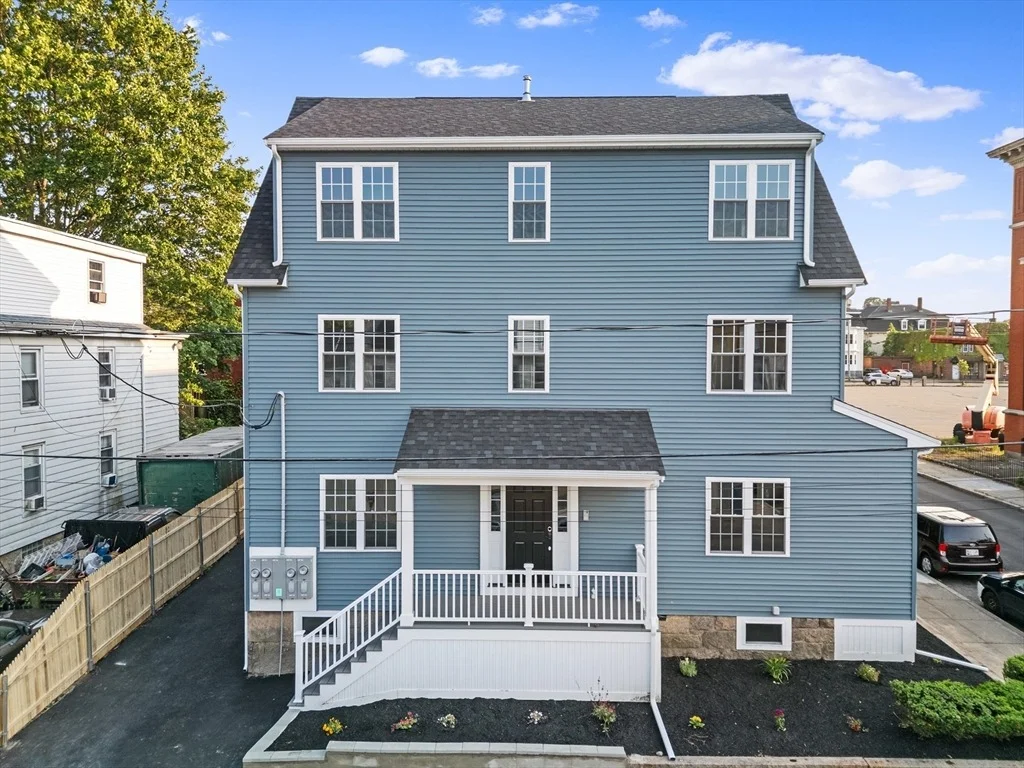 Photo of 489 Spring St.