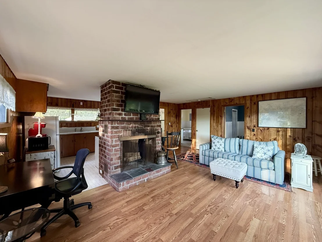 Photo of 26 Massasoit Ave