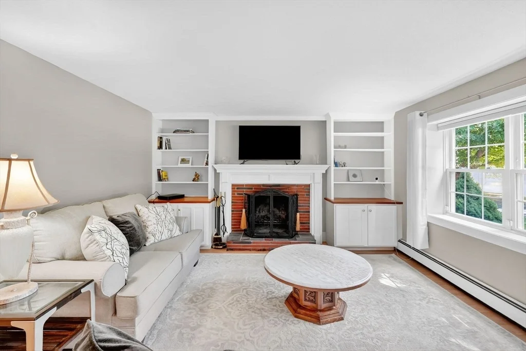 Photo of 9 Longview Dr