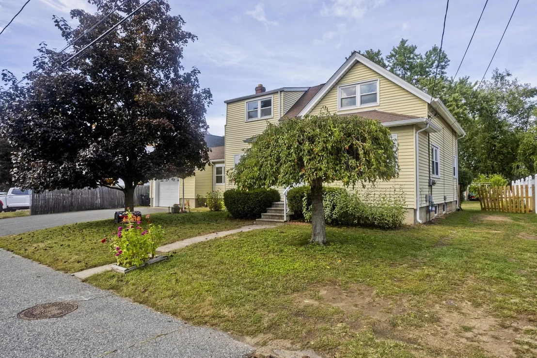 Photo of 26 Beaudry Ave