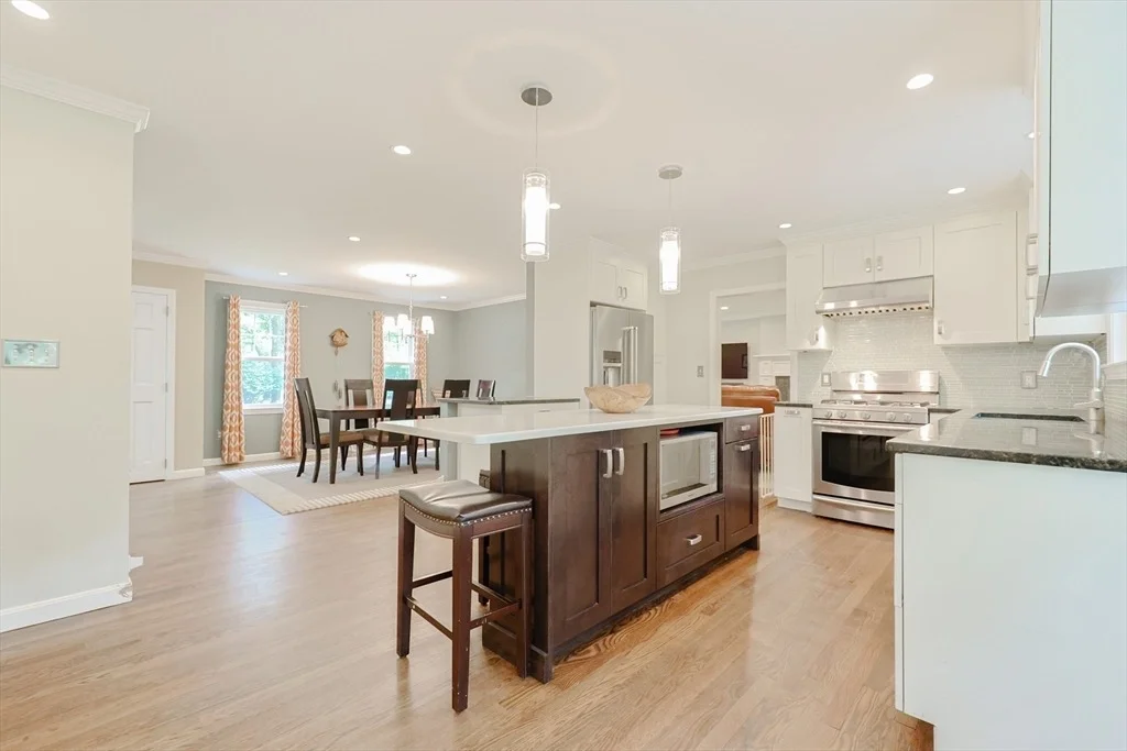 Photo of 233 Willowgate Rise