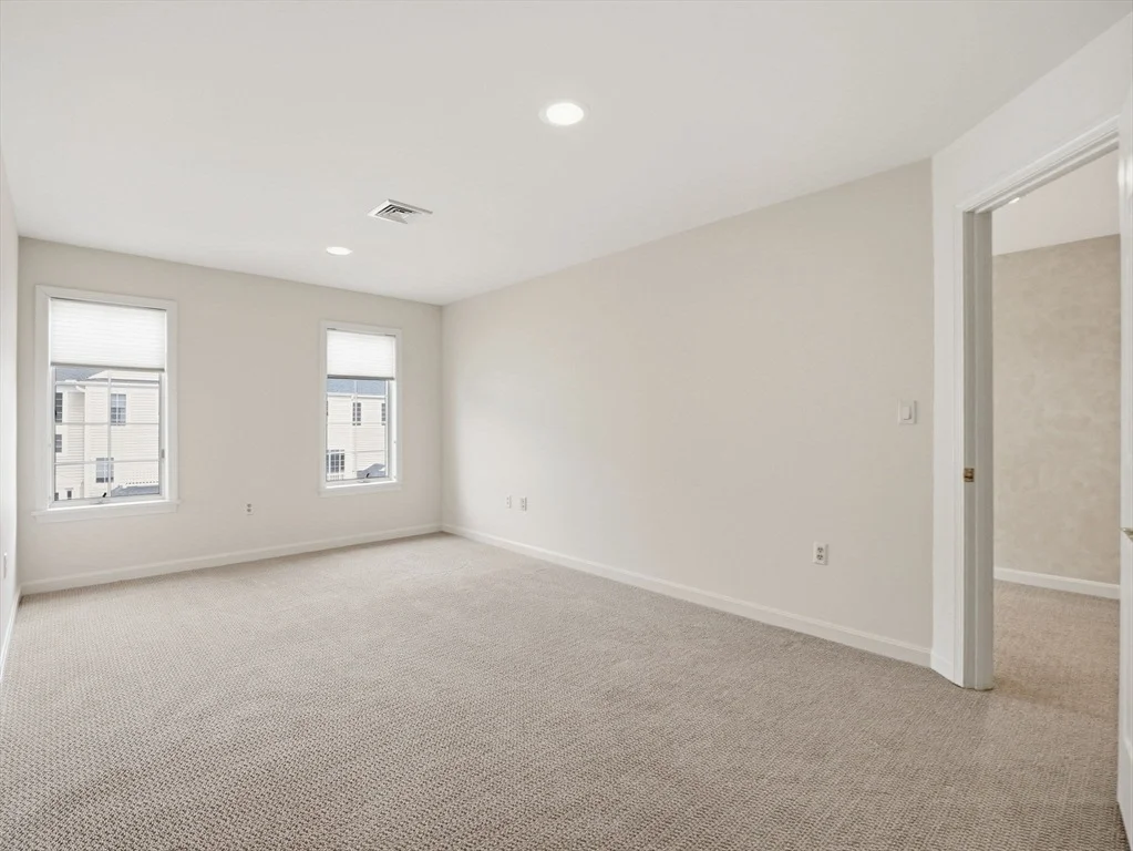 Photo of Unit 3901 at 3901 Knightsbridge Close