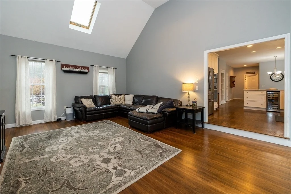 Photo of 142 River Rd