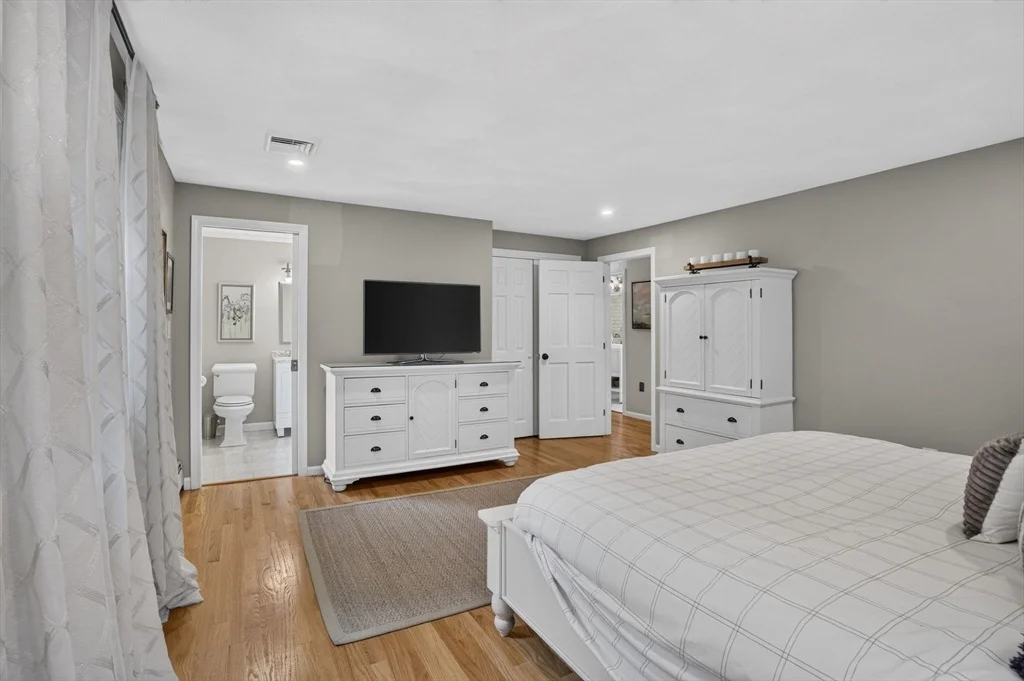 Photo of 10 Lillian Drive