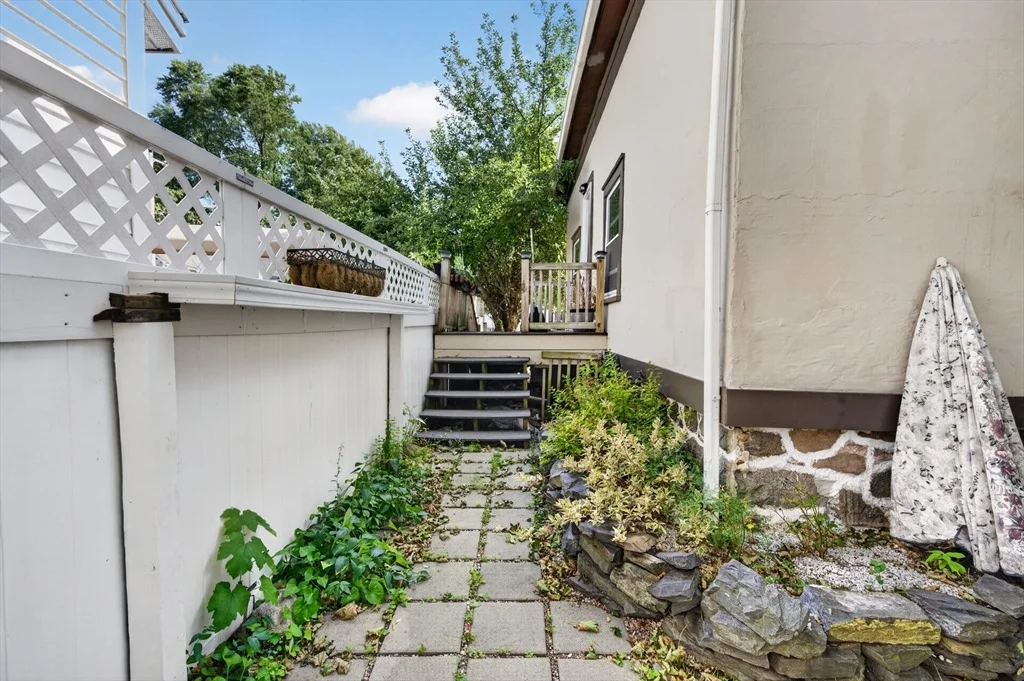 Photo of 103 B Street