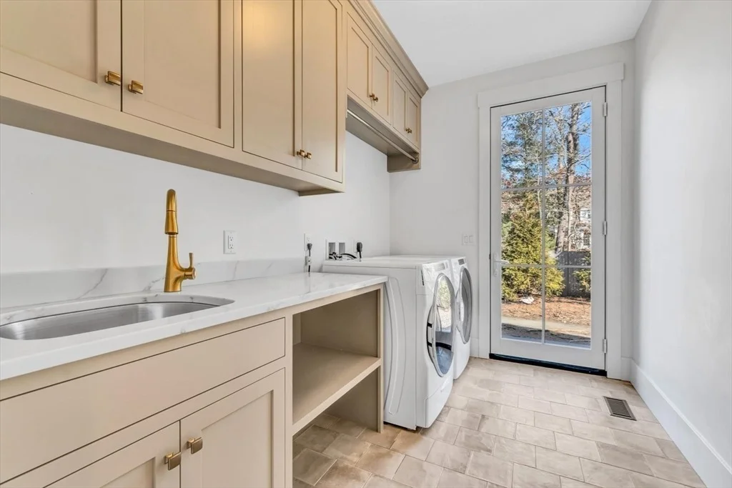 Photo of 15 Willow Circle