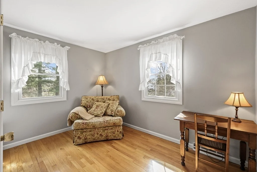 Photo of 9 Metacomet Road