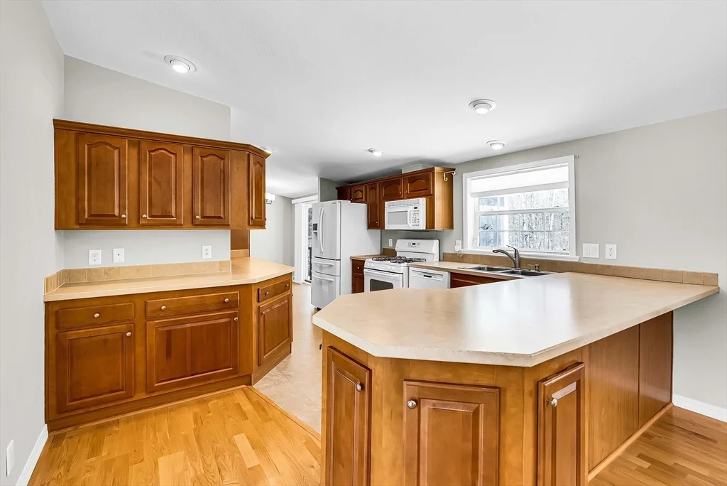 Photo of 32 Modena Circle