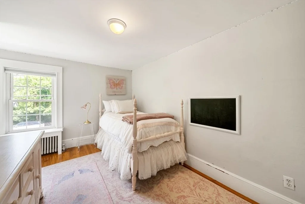 Photo of 678 Boston Post Road