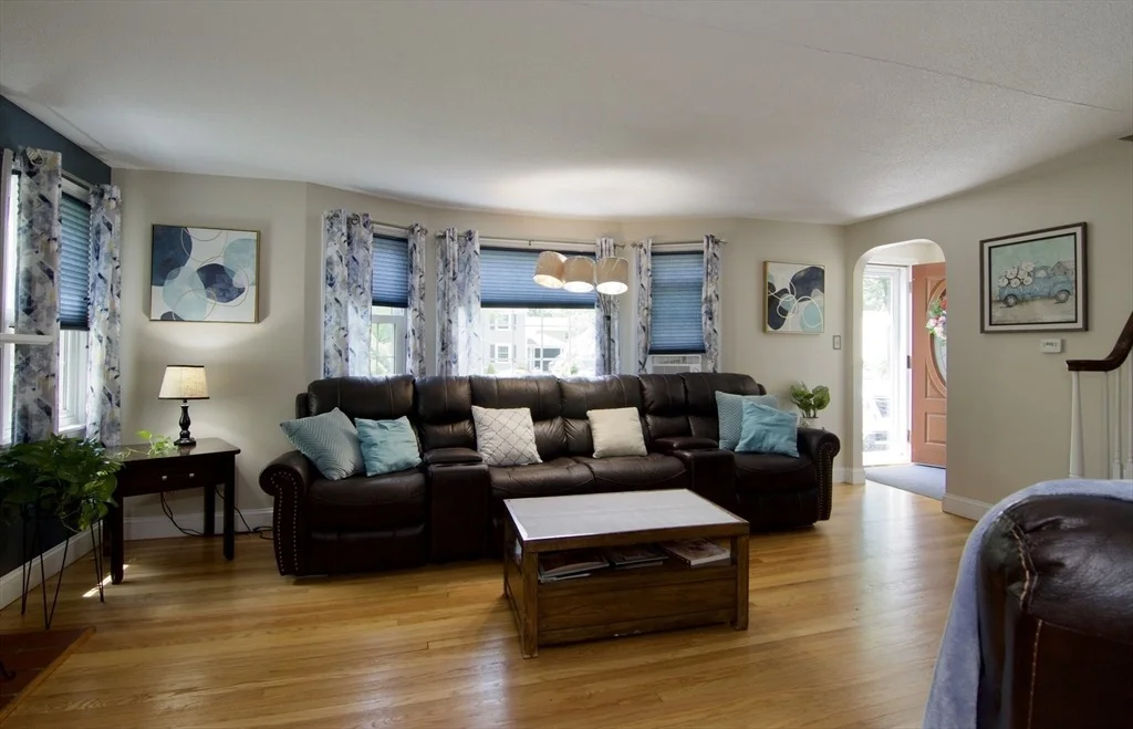 Photo of 55 Bridle Path Rd