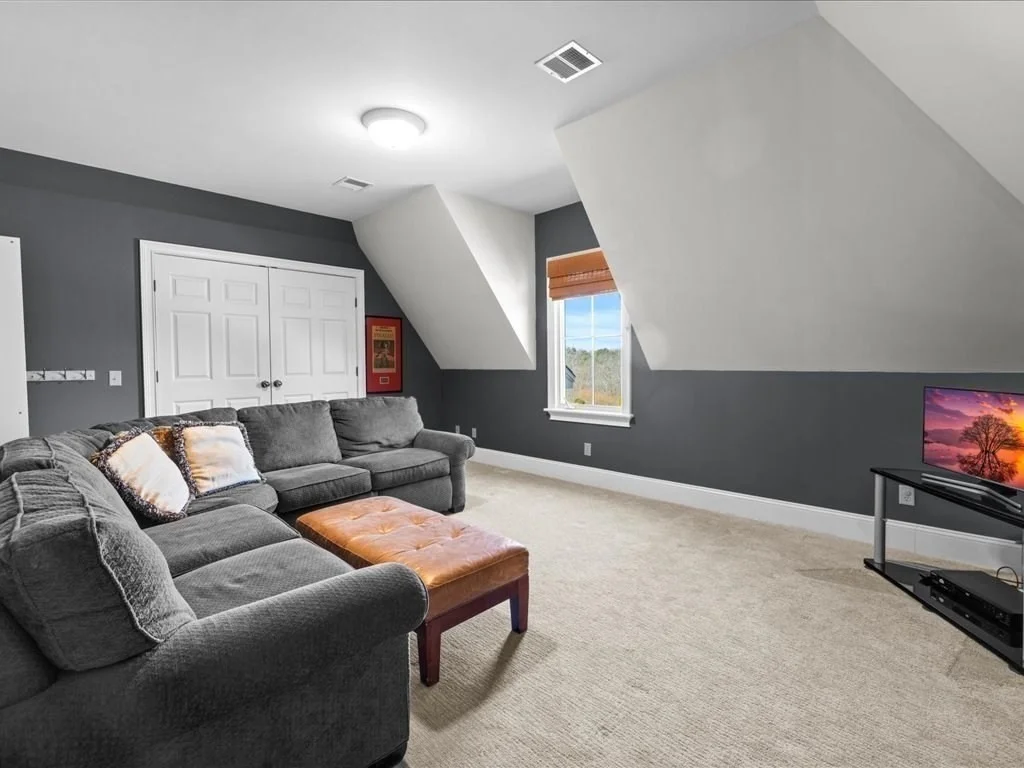 Photo of 2 Copperbeech Circle