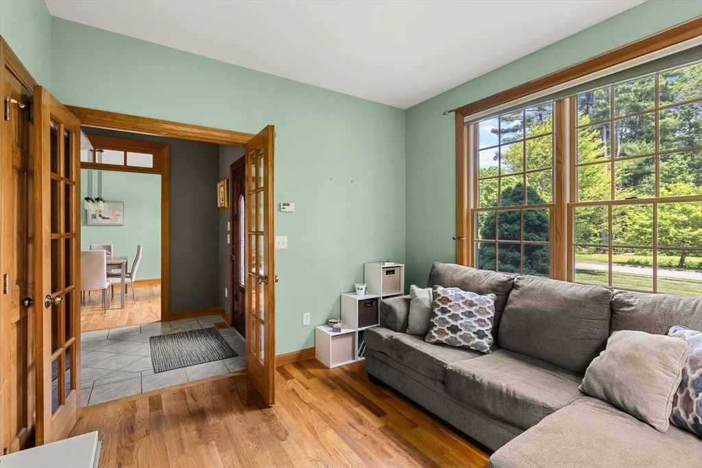 Photo of 294 Cardinal Way
