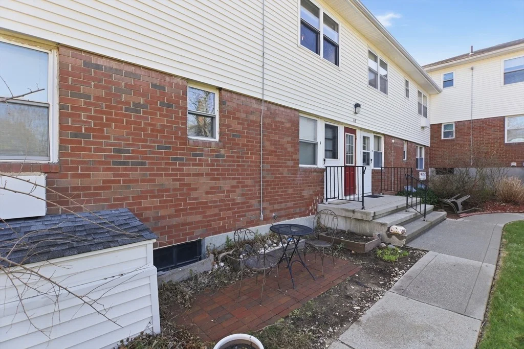 Photo of Unit C at 68 Colonial Cir