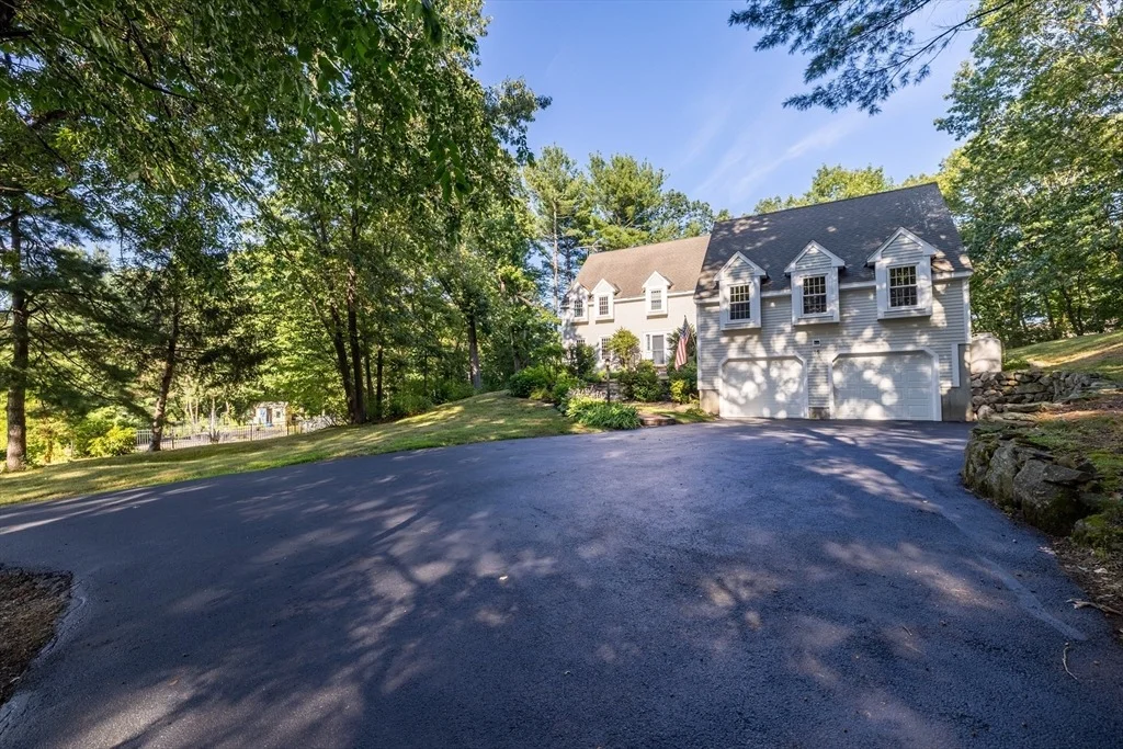 Photo of 16 Marbleridge Rd