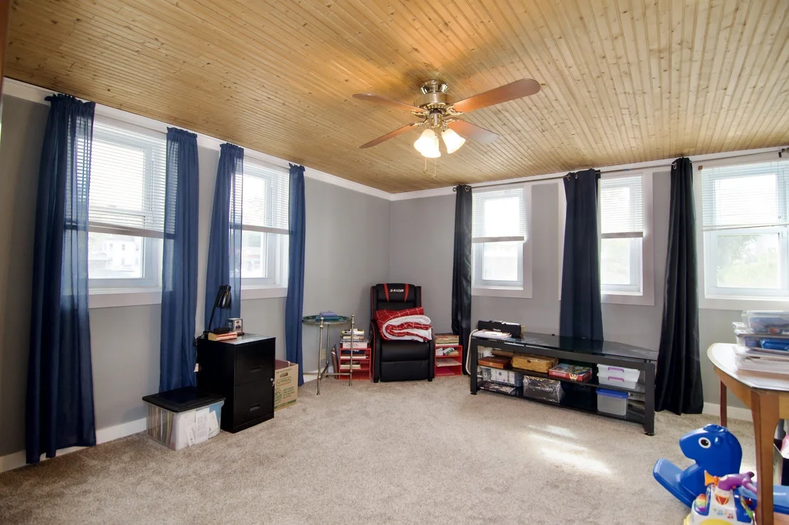 Photo of 35 Thayer Ave