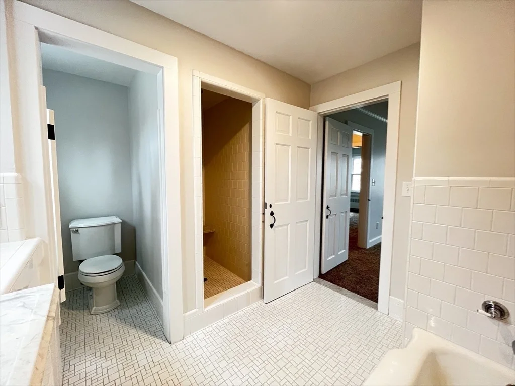 Photo of 200 Highcrest Rd