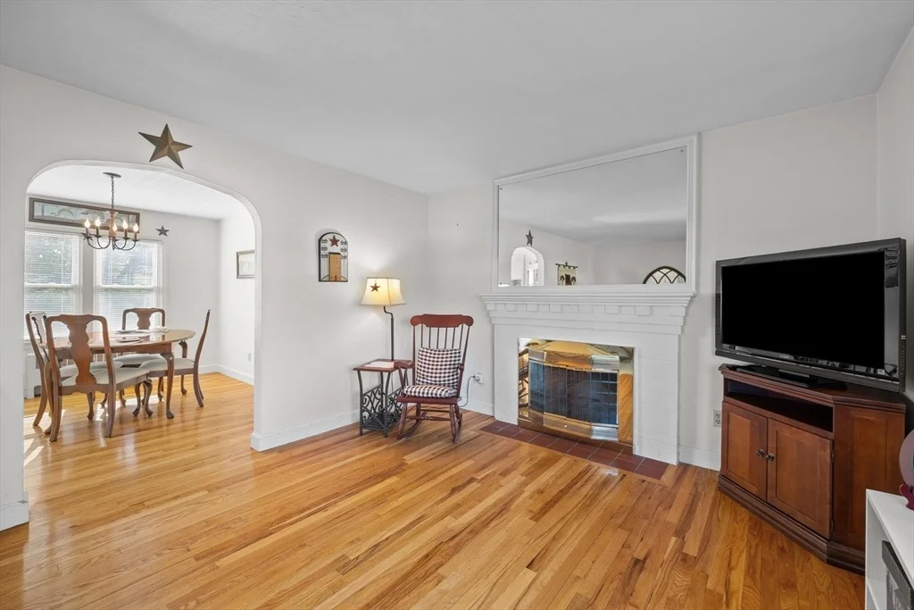 Photo of 16 Thornton Rd