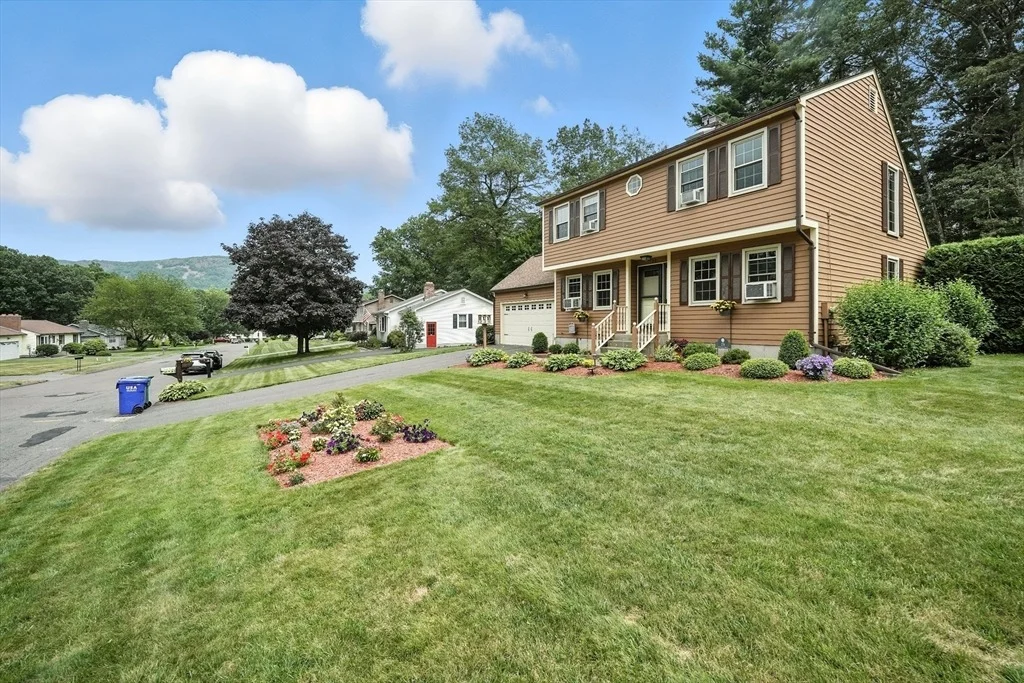 Photo of 28 Sterling Dr