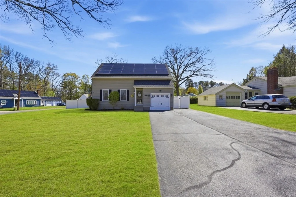 Photo of 33 Winding Ln