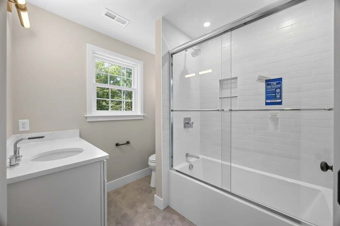 Photo of 128 Old Southbridge Road