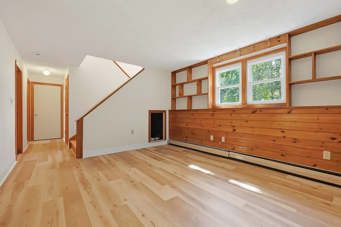 Photo of 109 Davis Road