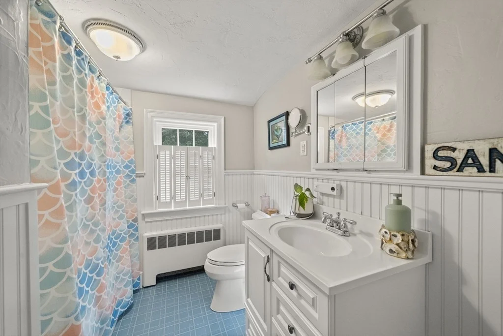 Photo of 595 Forest St