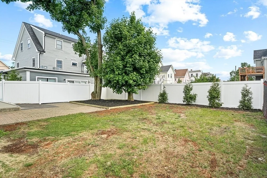 Photo of 100 Emerald St