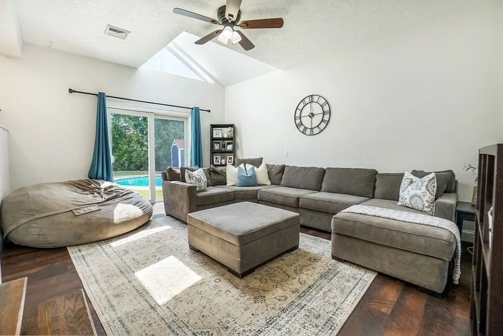 Photo of 19 Edgell Dr