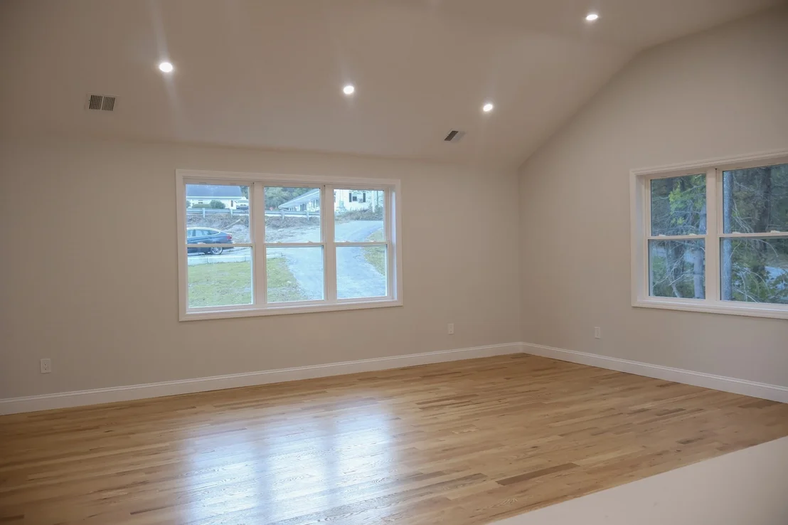 Photo of 190 Southbridge Rd