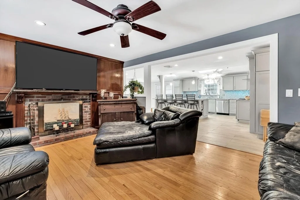 Photo of 426 Mariner Cir
