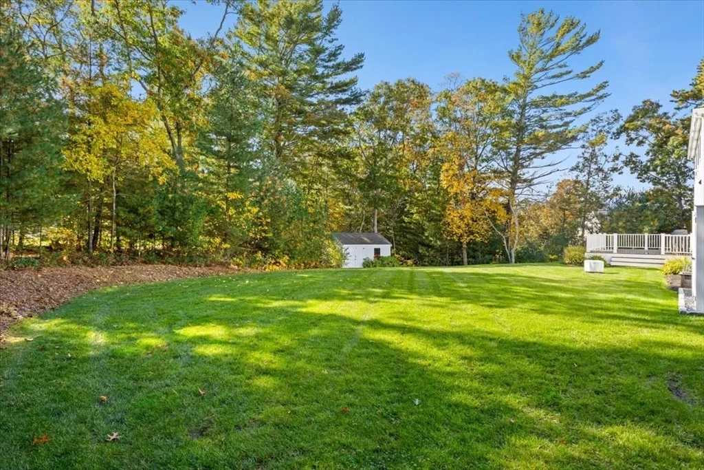 Photo of 18 Quaker Ln