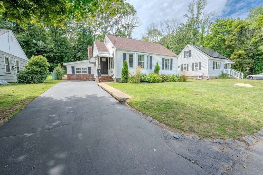 Photo of 40 Oneida Ave