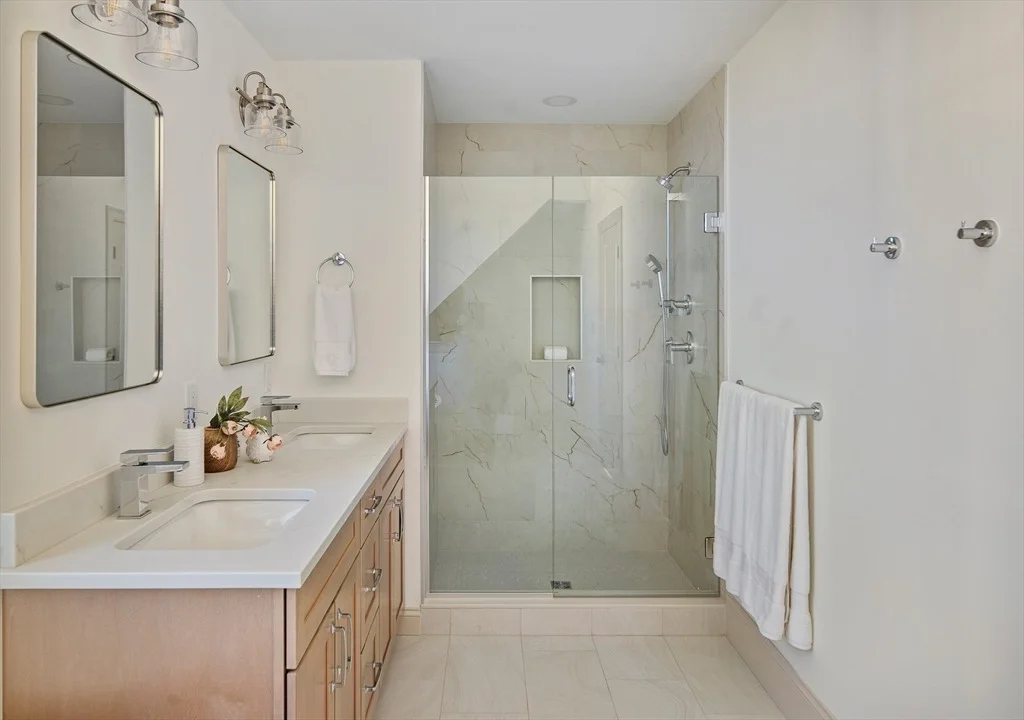 Photo of 181 Lowell St