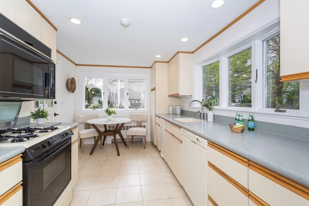 Photo of 250 Bacon St
