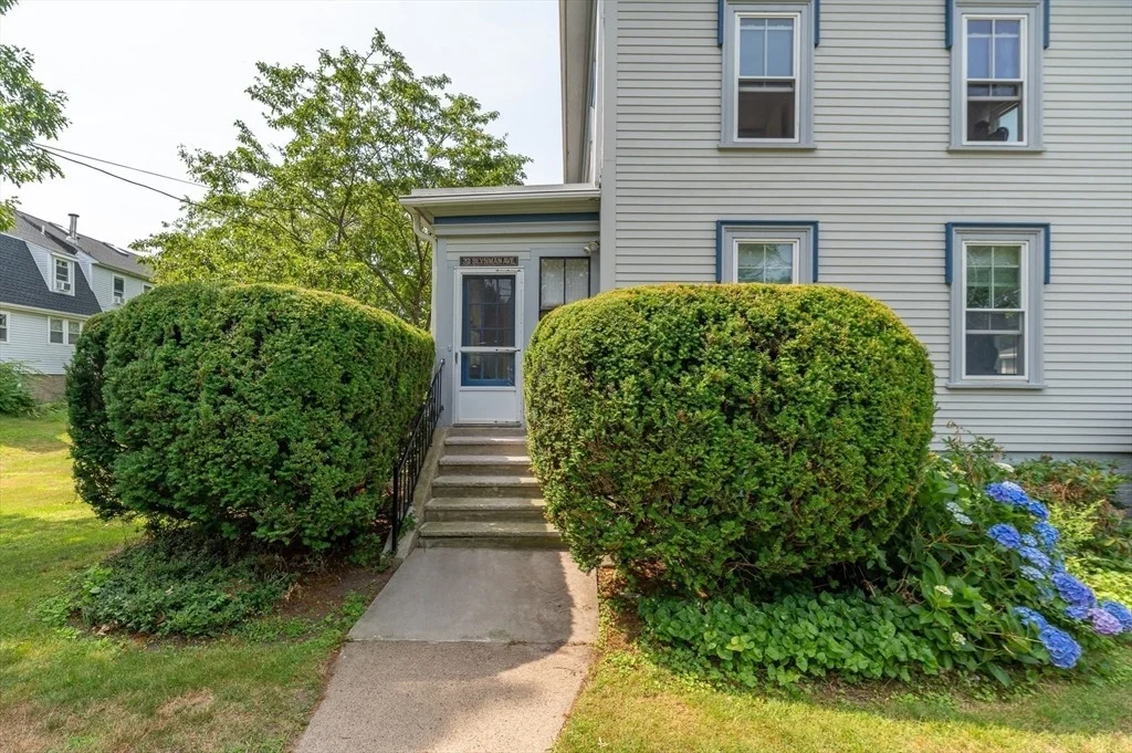 Photo of 32 Blynman Avenue
