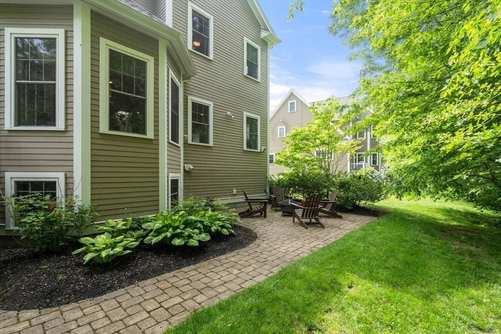 Photo of 53 Thompson Ave