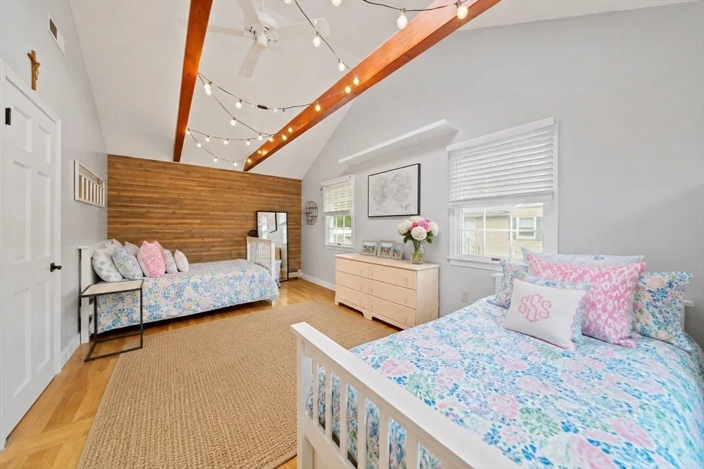 Photo of 30 Roseen Rd
