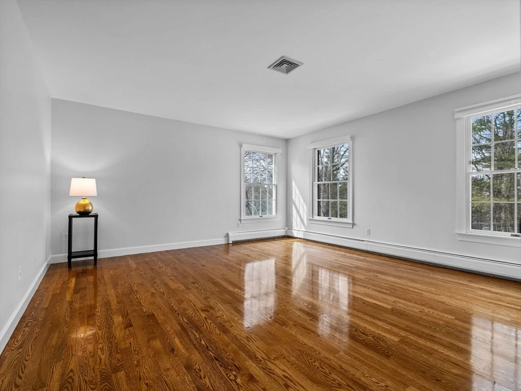 Photo of 10 Livingston Rd