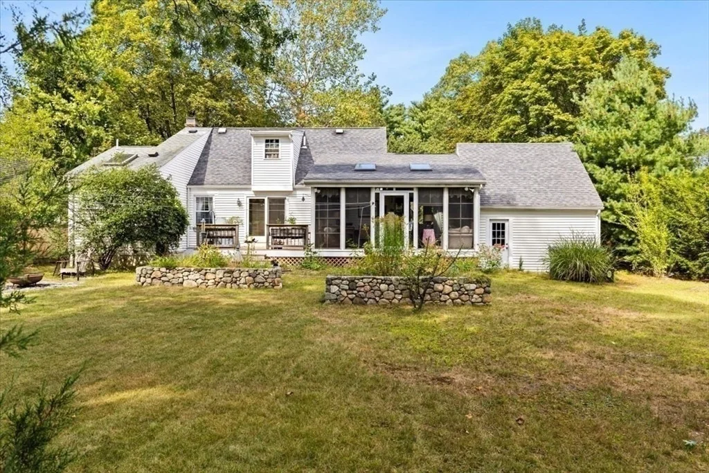 Photo of 15 Felch Rd