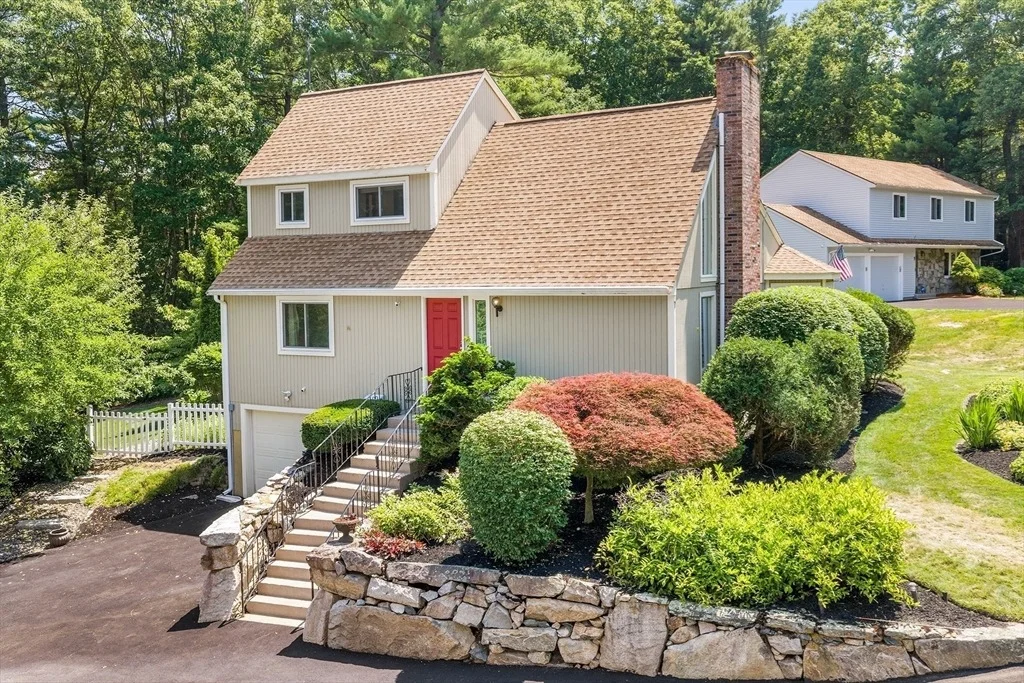Photo of 7 Sherborne Cir