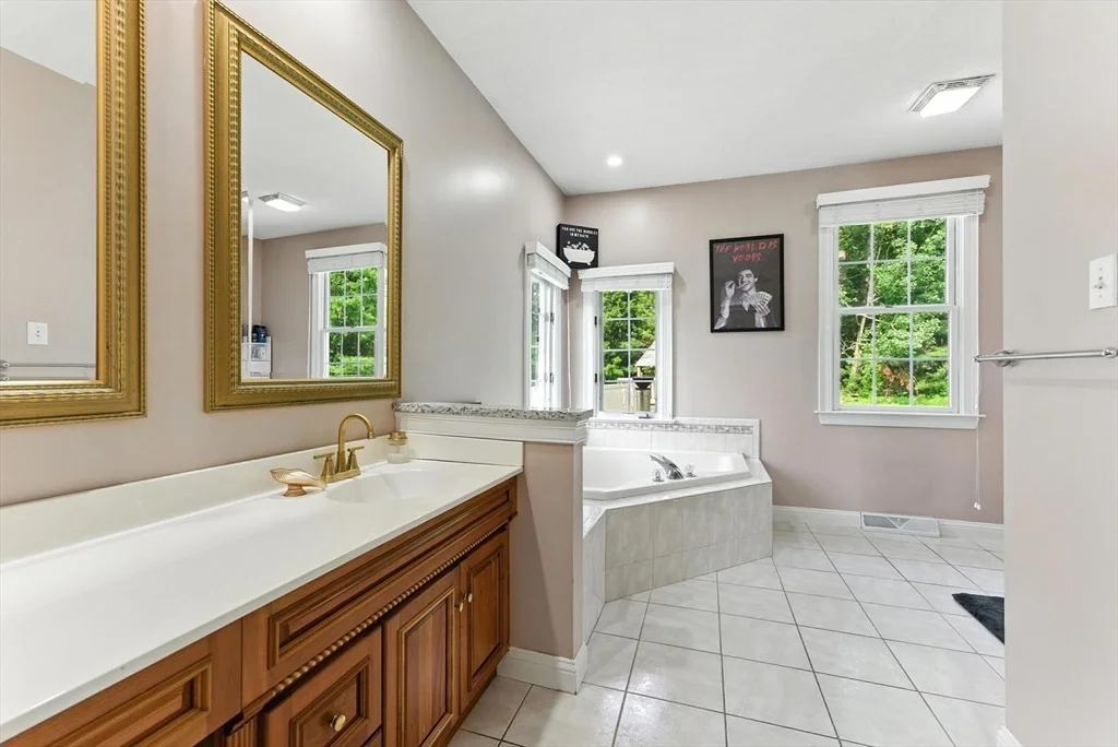 Photo of 30 Radisson Ln